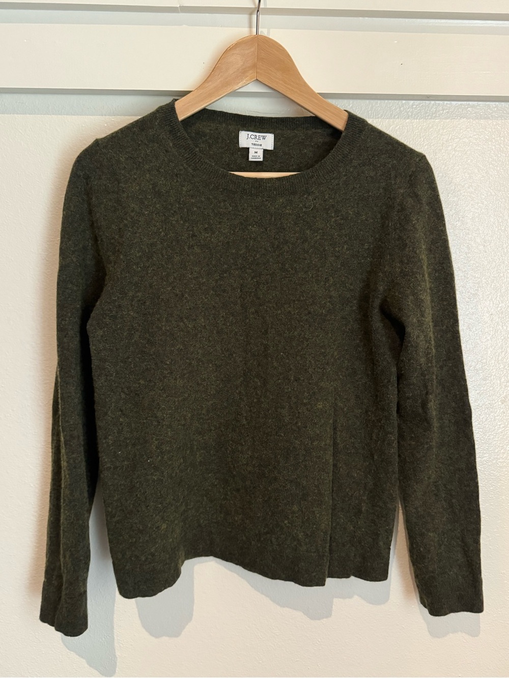 J.Crew Teddie Merino Wool Blend Sweater Medium Olive Green Crewneck Soft Classic - Picture 2 of 10